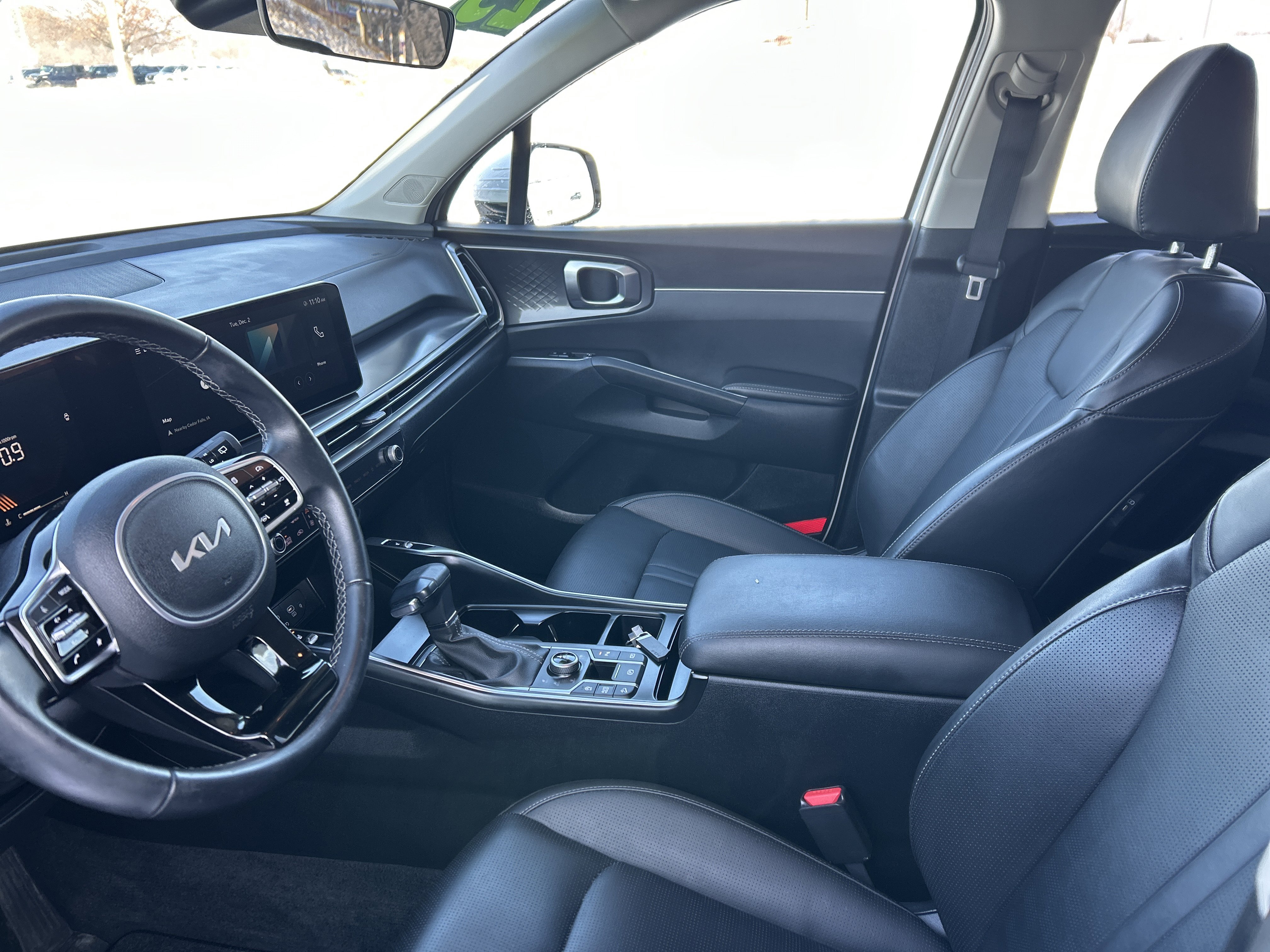 Used 2025 Kia Sorento S image 8