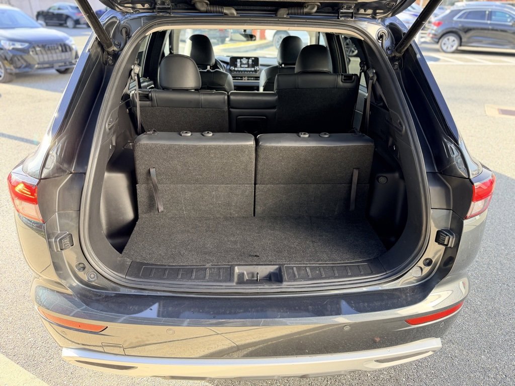 Used 2024 Mitsubishi Outlander SE image 17