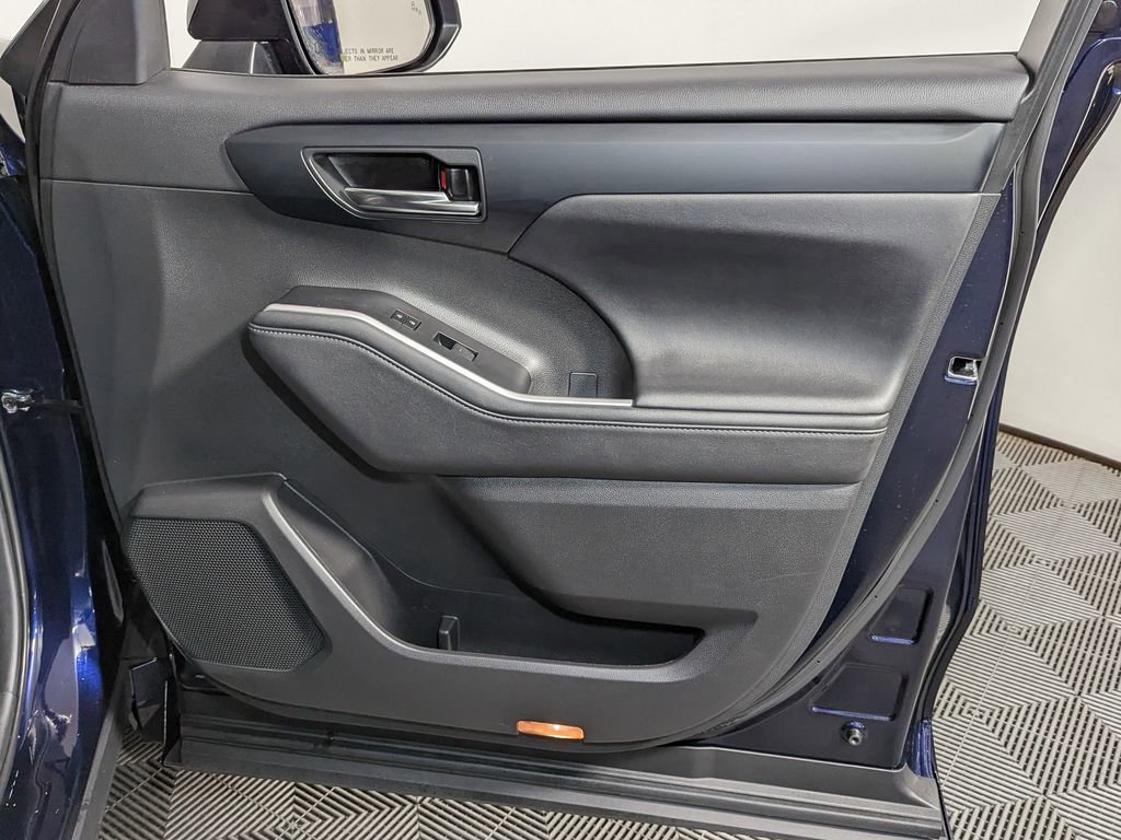 Used 2024 Toyota Highlander XSE image 37