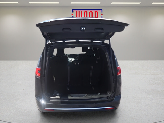 New 2027 Chrysler Pacifica Select FWD image 9
