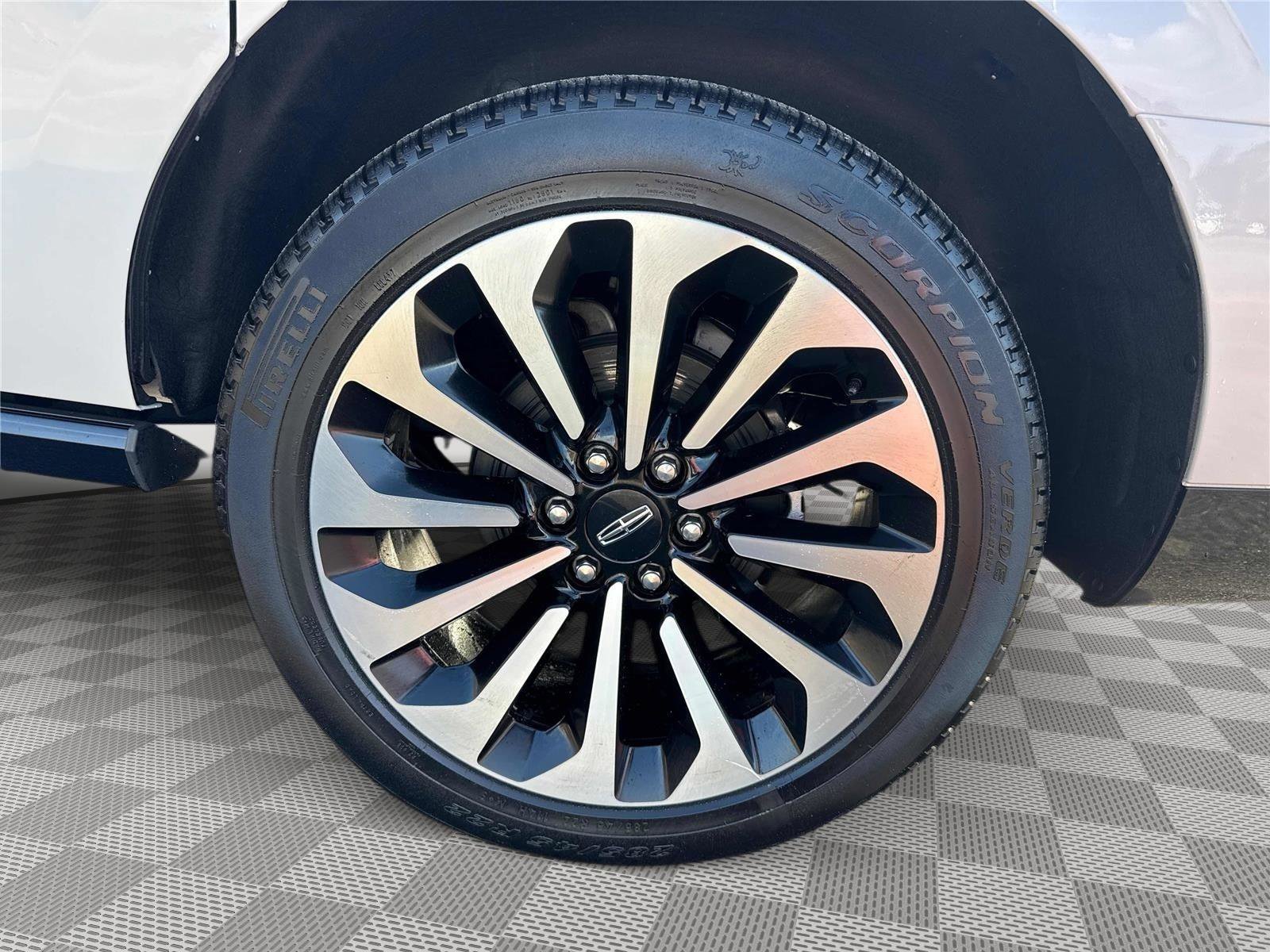 Used 2023 Lincoln Navigator L Reserve AWD/4WD image 29