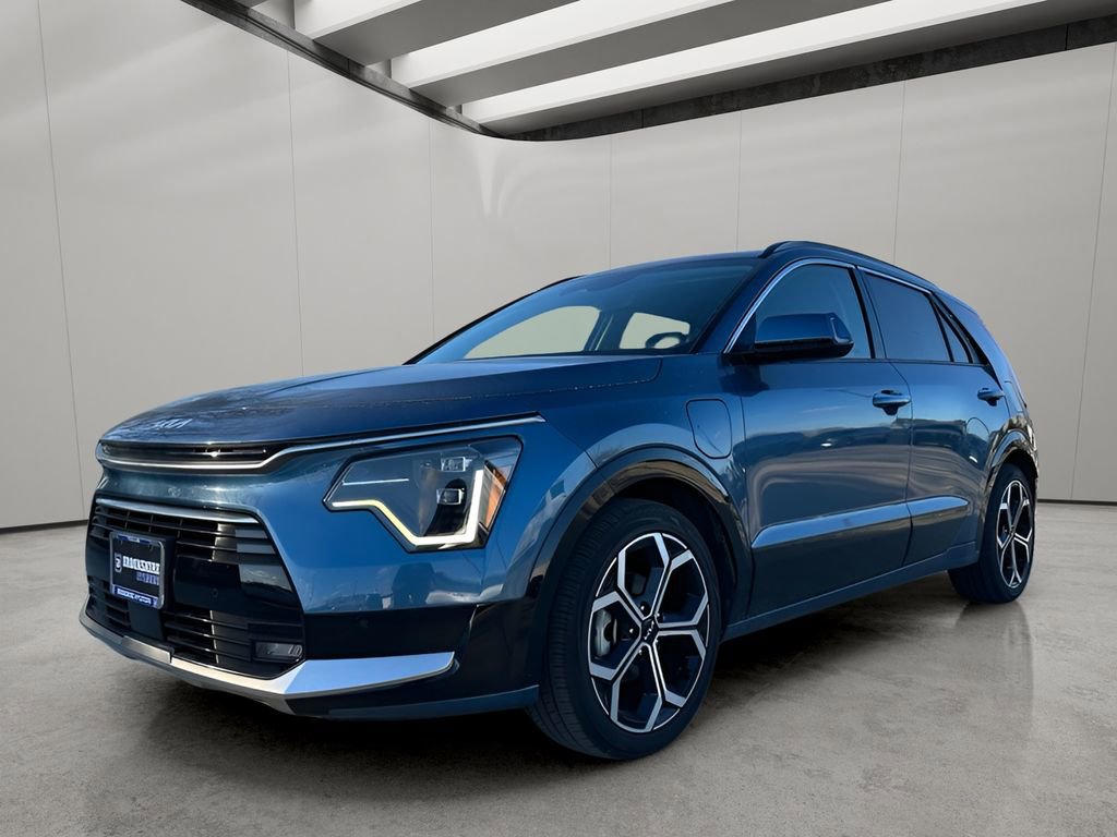 Used 2023 Kia Niro SX Touring