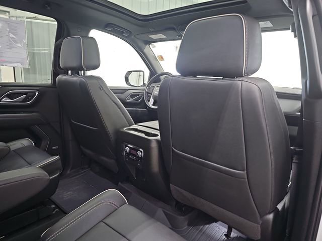 Used 2023 GMC Yukon XL SLT w/ SLT Premium Package AWD/4WD image 32