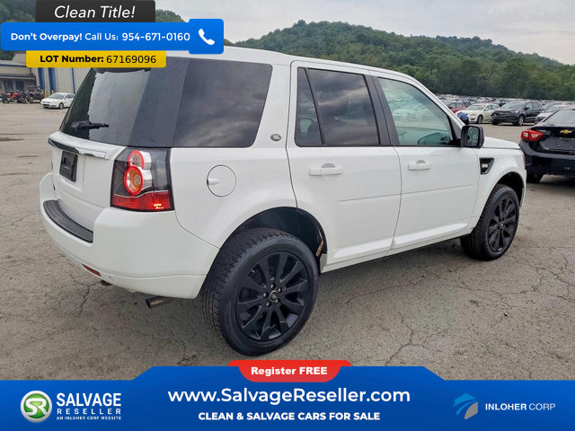 Used 2015 Land Rover LR2 AWD/4WD image 4