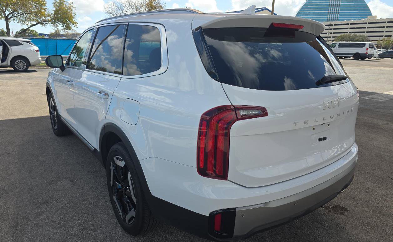 Used 2025 Kia Telluride S image 5