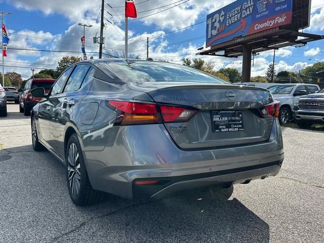 Used 2023 Nissan Altima 2.5 SV FWD image 5