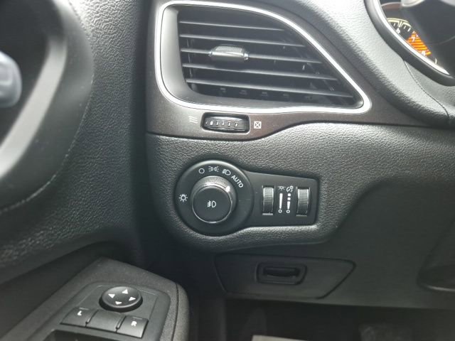 Used 2020 Jeep Cherokee Trailhawk w/ Cold Weather Group image 24