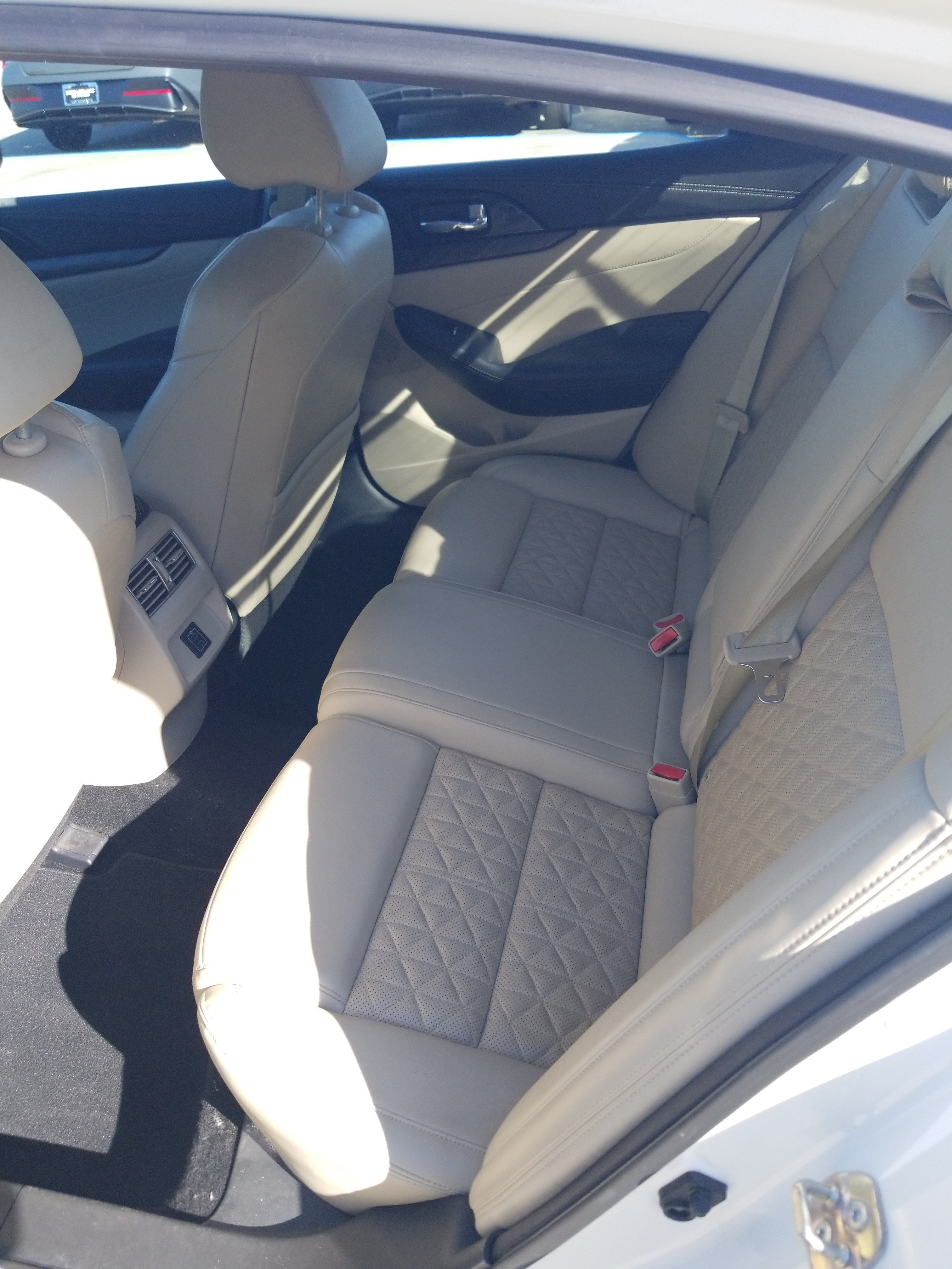 Used 2018 Nissan Maxima Platinum FWD image 12