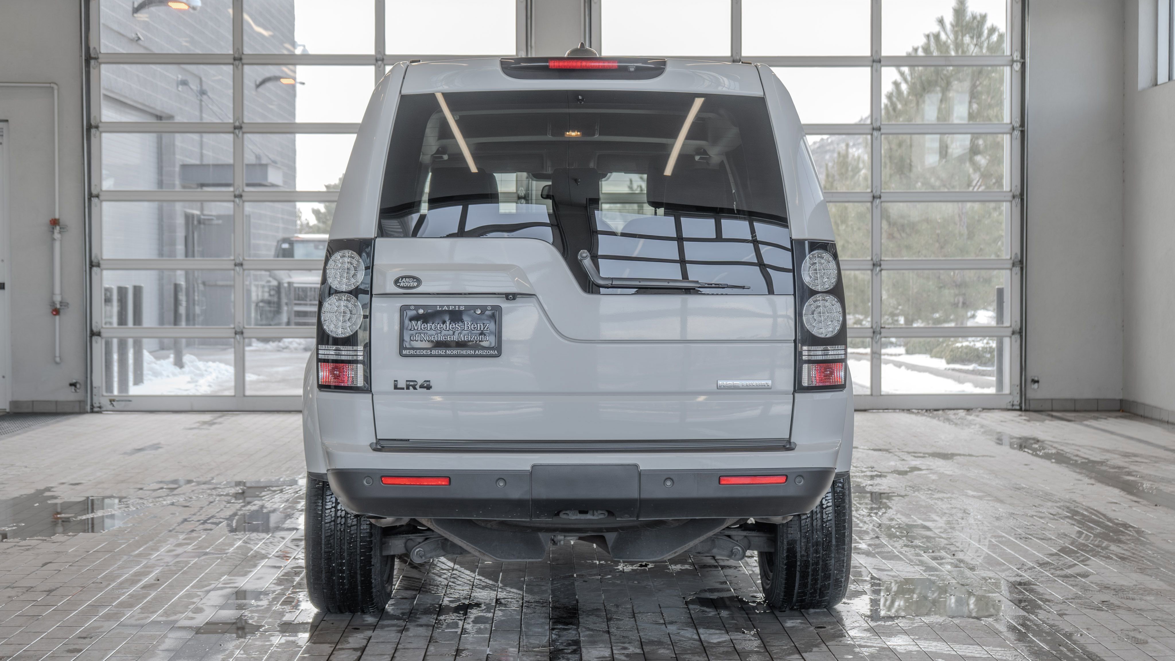 Used 2015 Land Rover LR4 HSE LUX image 14