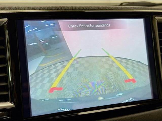 Used 2022 Chrysler Pacifica Touring-L image 13