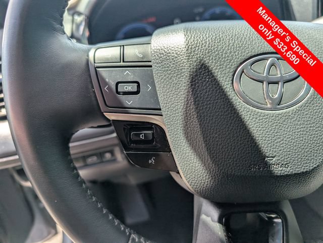 Used 2025 Toyota Camry XSE FWD image 17