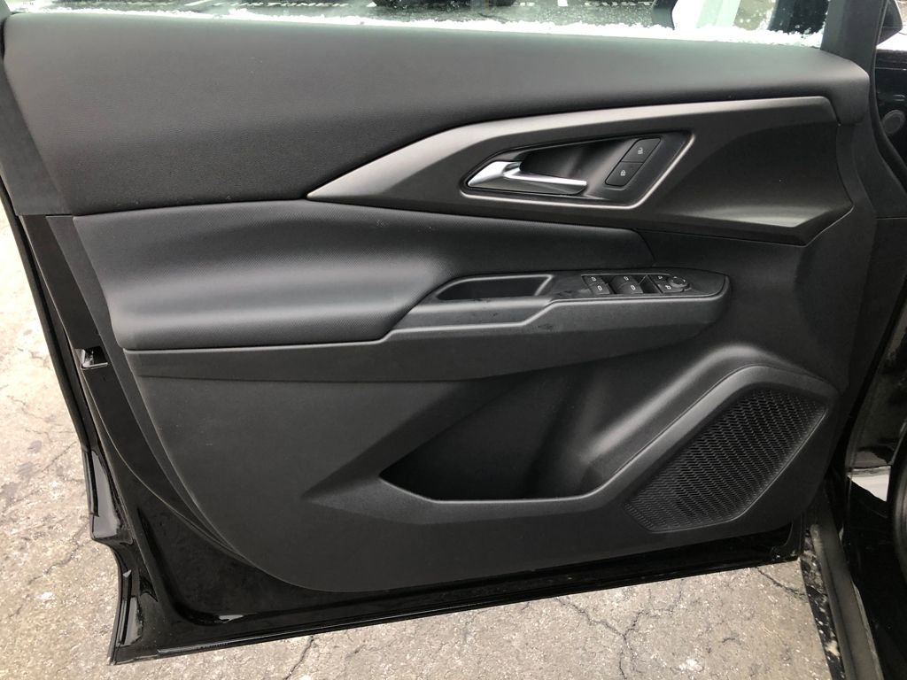 New 2026 Chevrolet Equinox EV LT image 10