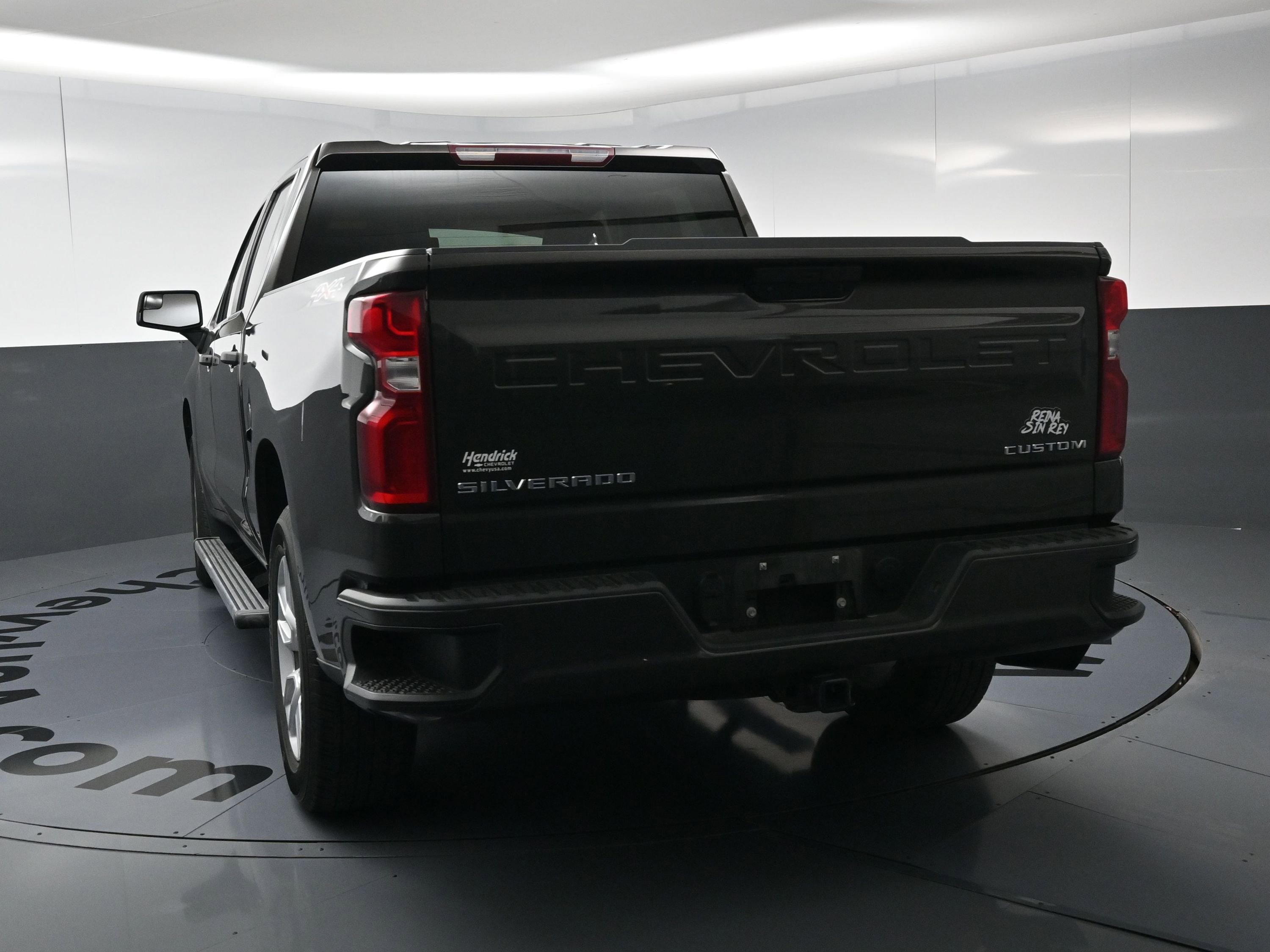 Used 2022 Chevrolet Silverado 1500 Custom w/ Safety Confidence Package AWD/4WD image 8