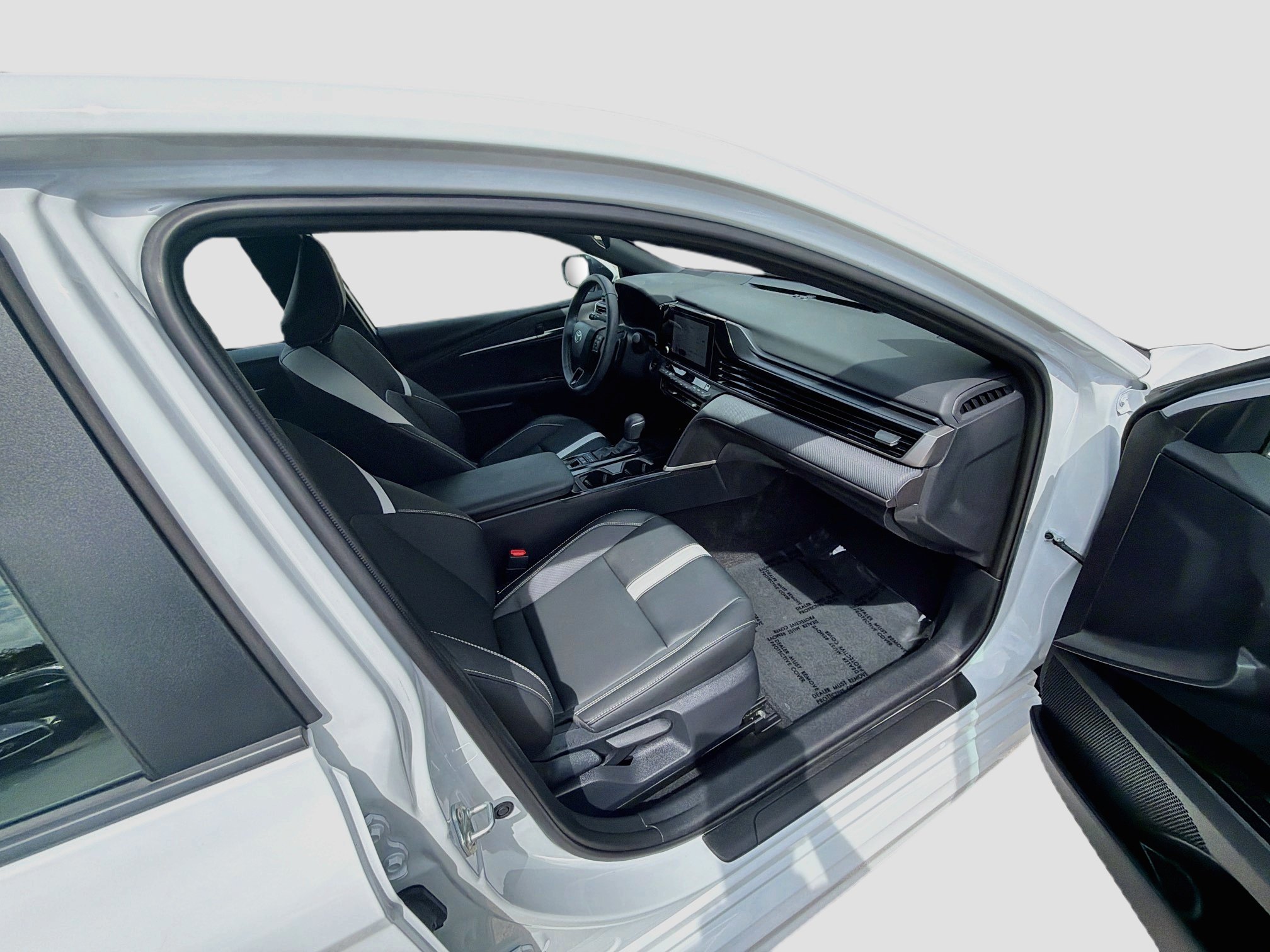 Used 2026 Toyota Camry SE FWD image 31