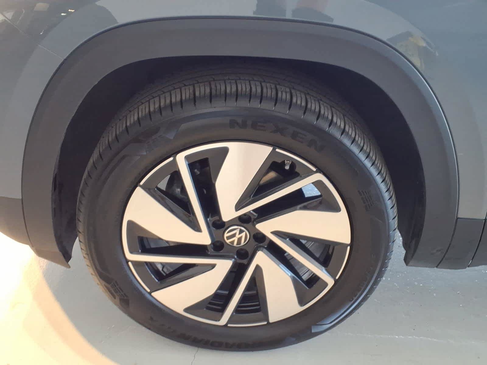 Certified 2026 Volkswagen Atlas SEL AWD/4WD image 8