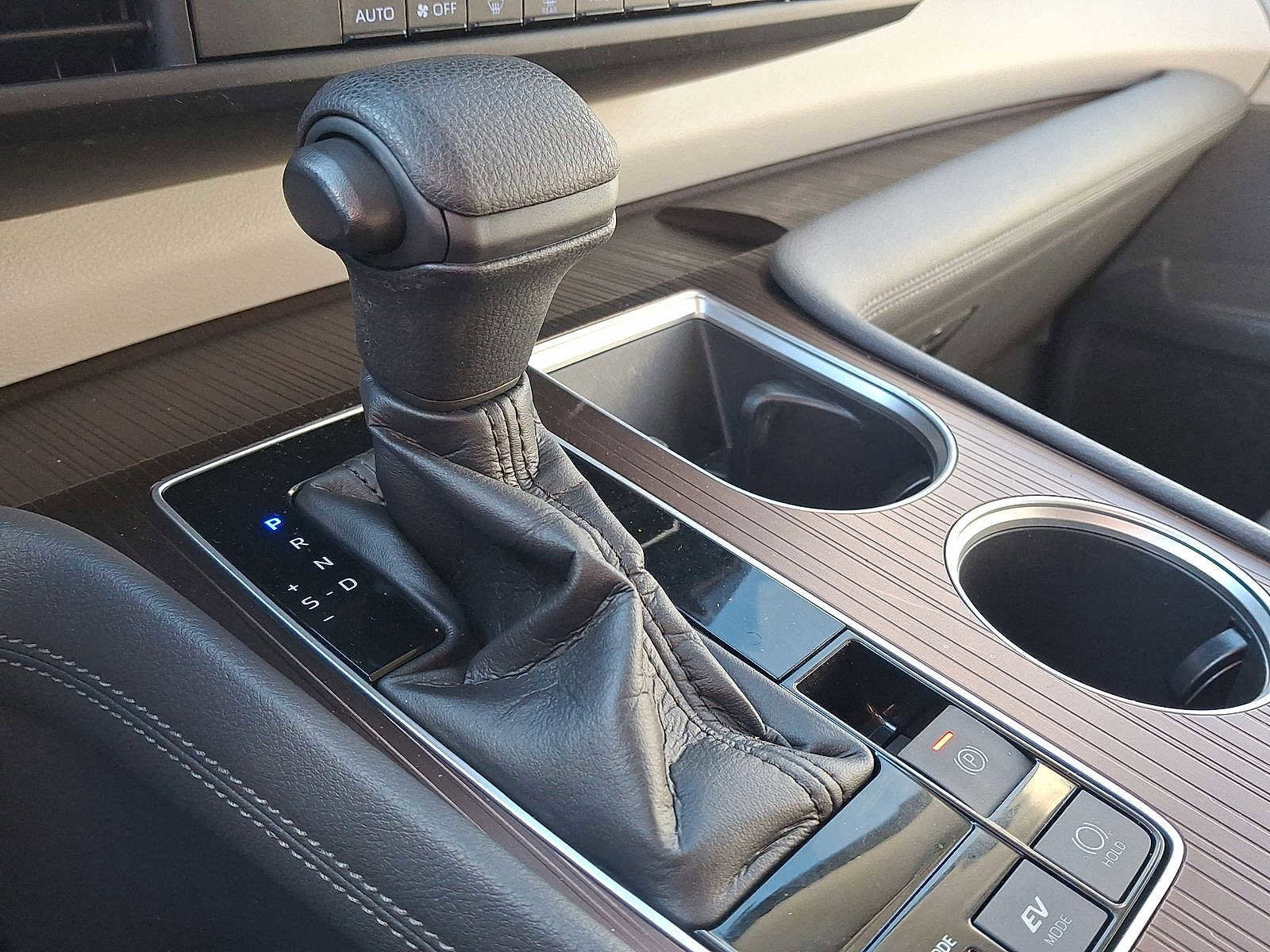 Used 2021 Toyota Sienna LE image 12