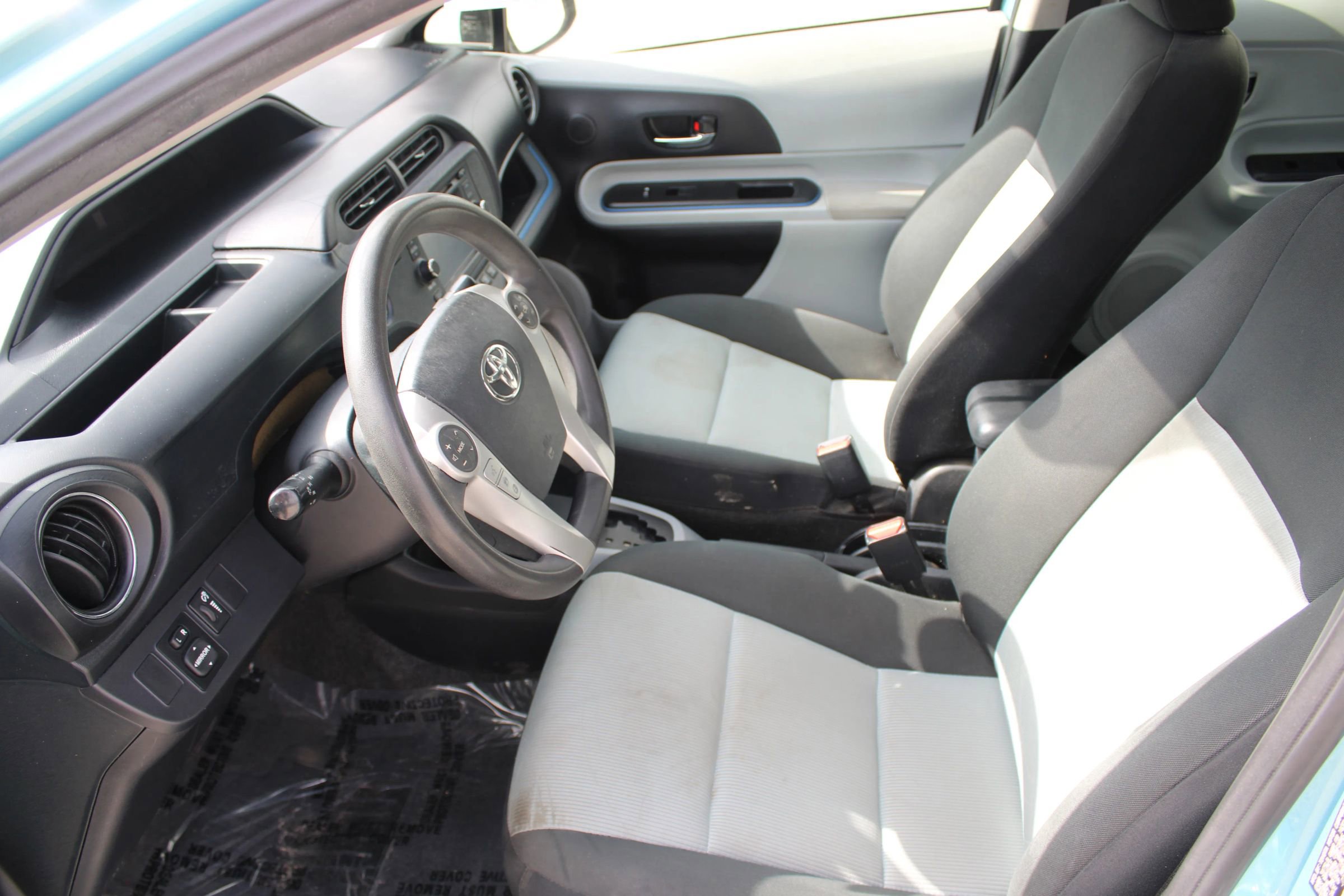 Used 2013 Toyota Prius C Three FWD image 9
