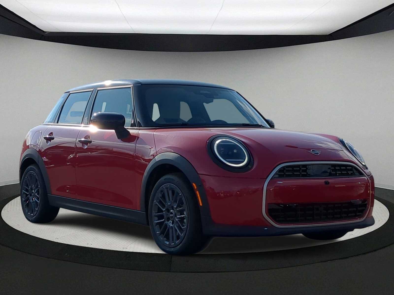 Used 2026 MINI Cooper 4-Door Hardtop FWD image 2