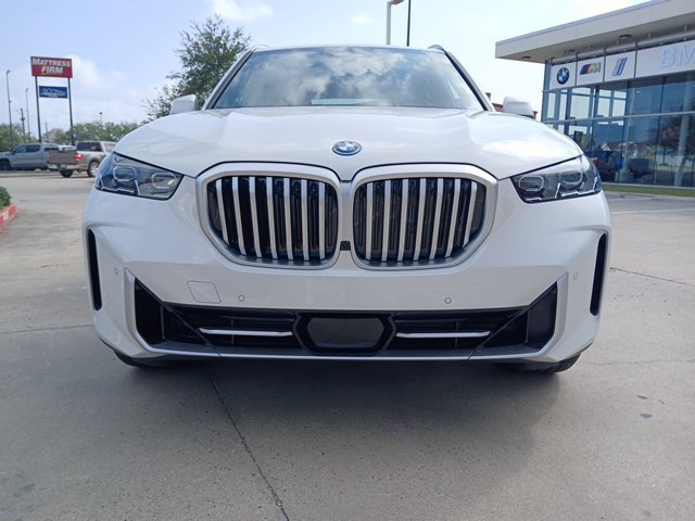 New 2026 BMW X5 xDrive50e AWD/4WD image 2