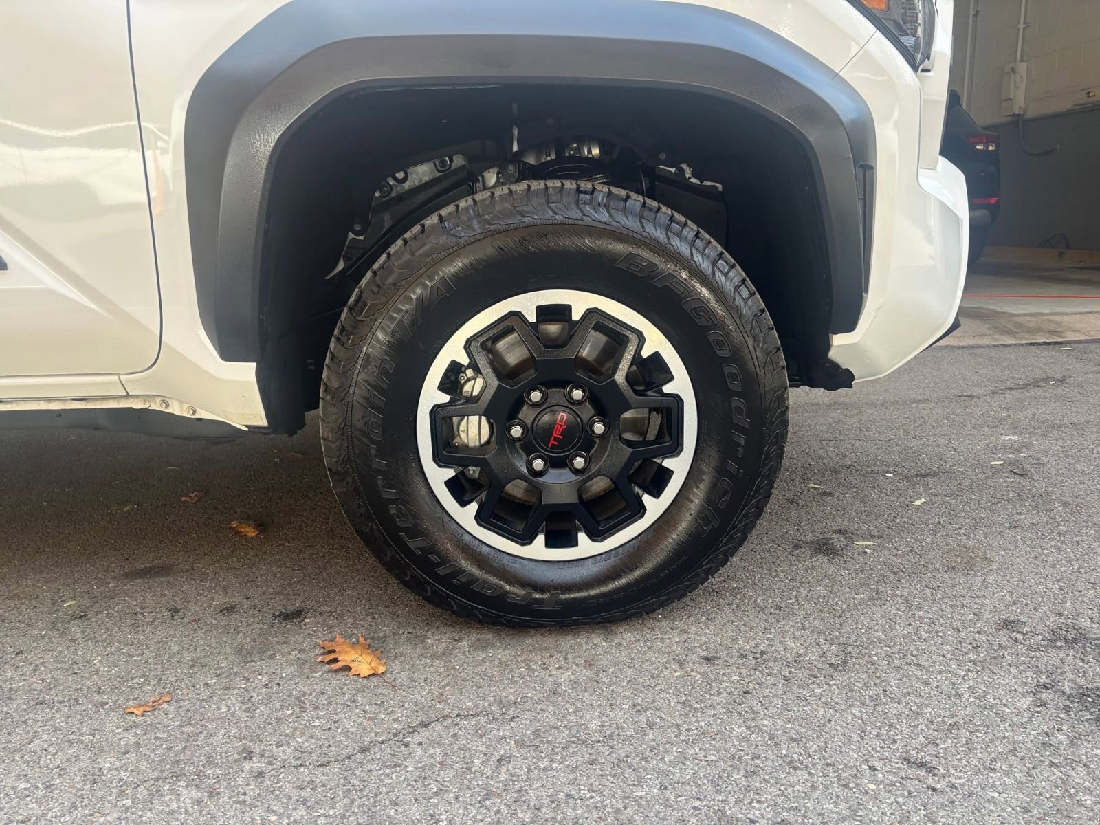 Used 2025 Toyota Tacoma TRD Off-Road image 29