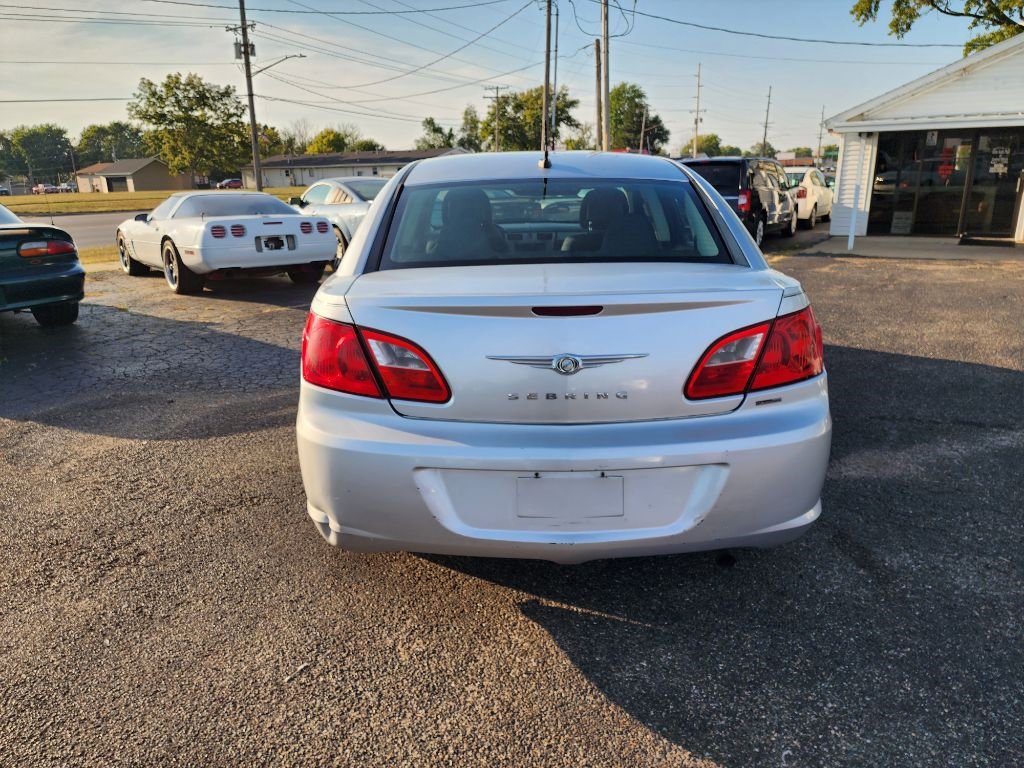 Used 2010 Chrysler Sebring Touring image 7