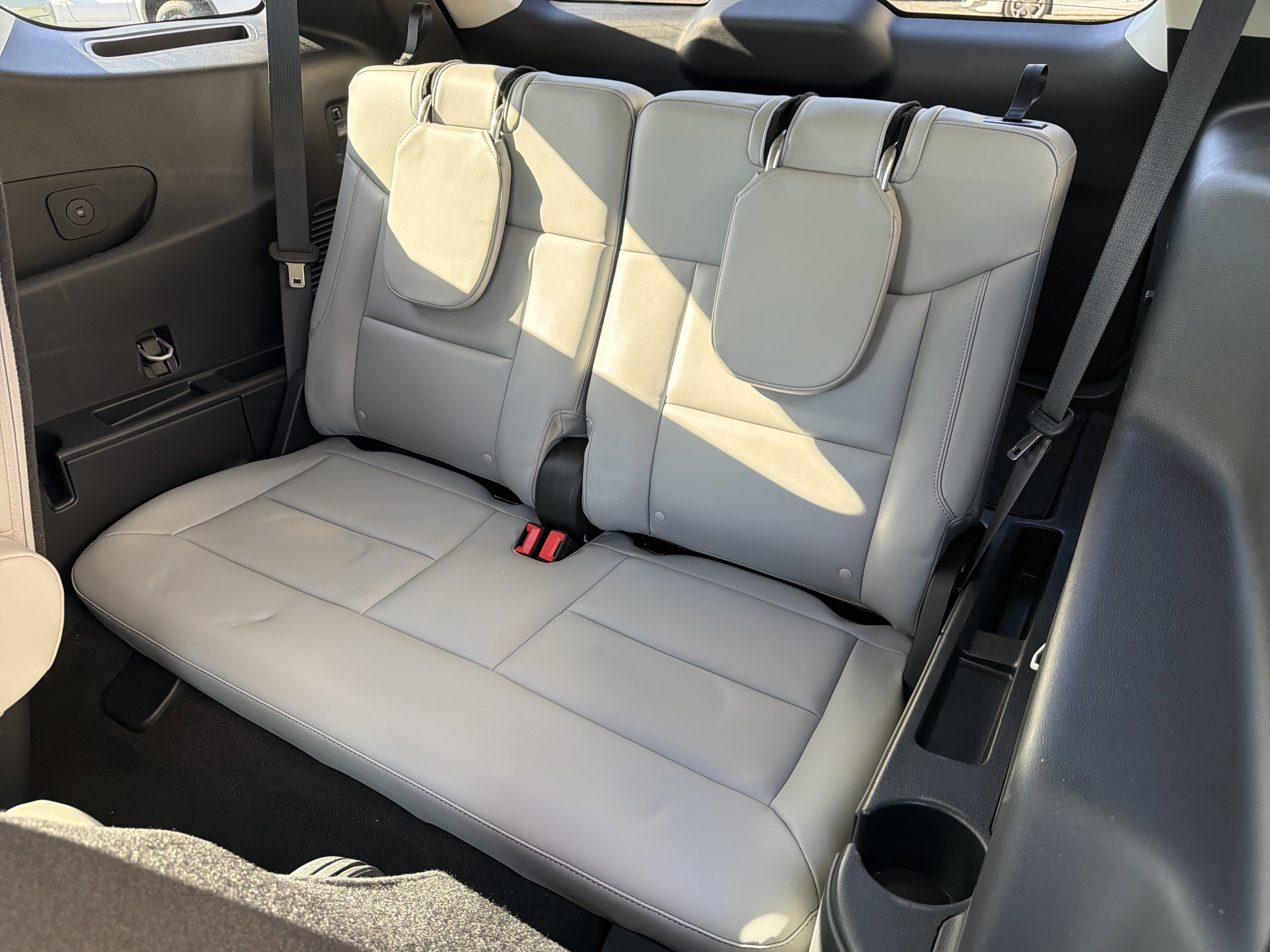 Used 2025 Ford Explorer Active w/ Active Comfort Package RWD image 17