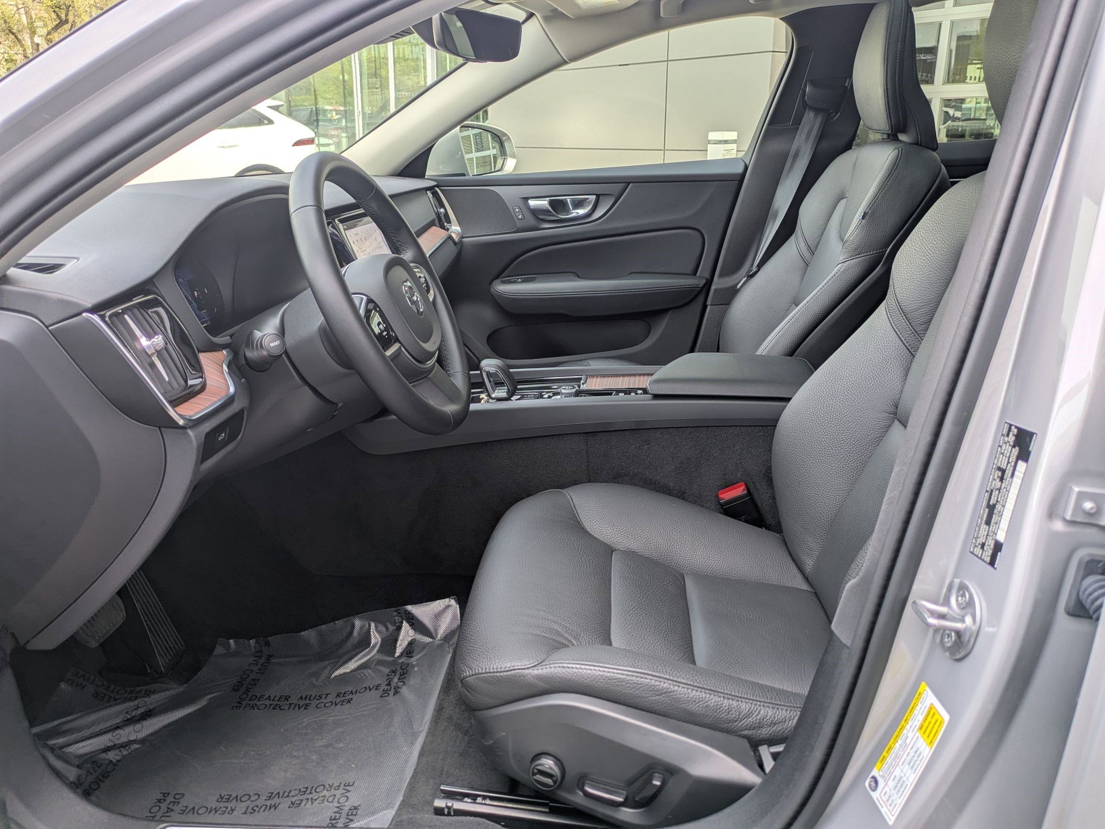 Used 2025 Volvo V60 B5 Cross Country Plus AWD/4WD image 15