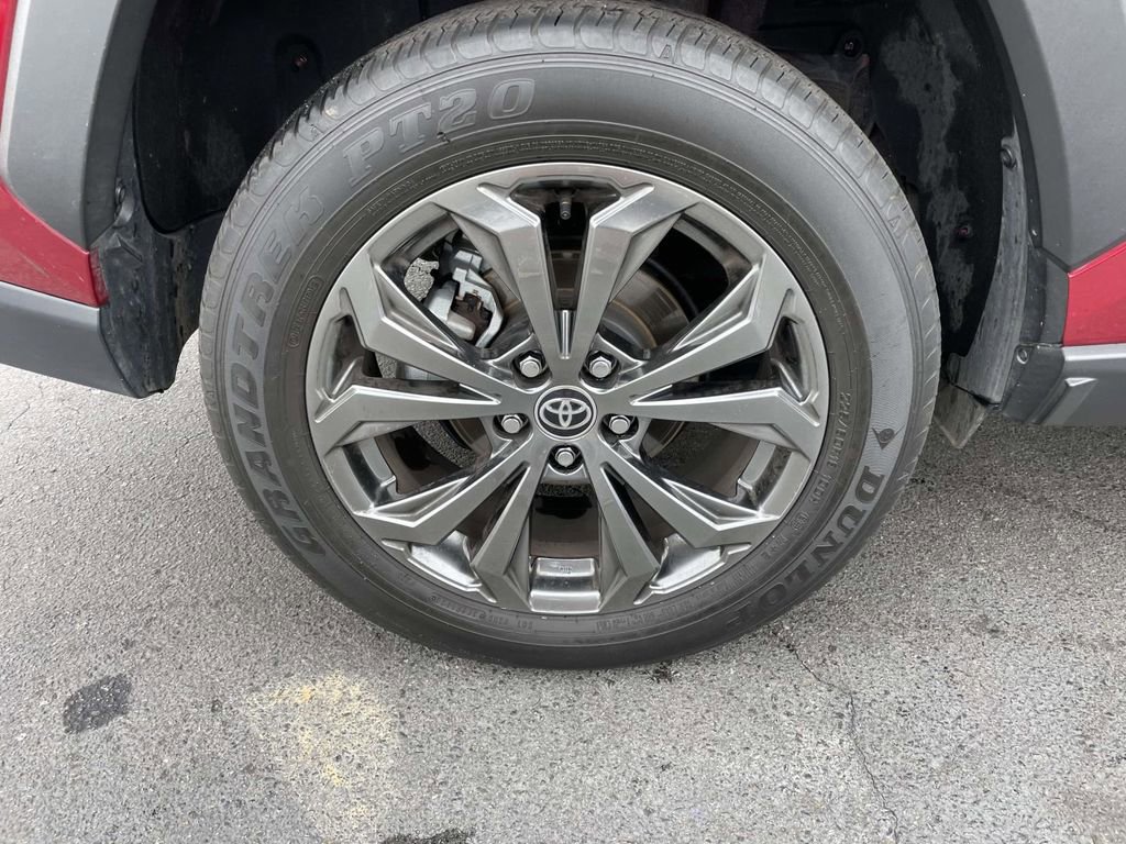 Used 2023 Toyota RAV4 XLE Premium image 13