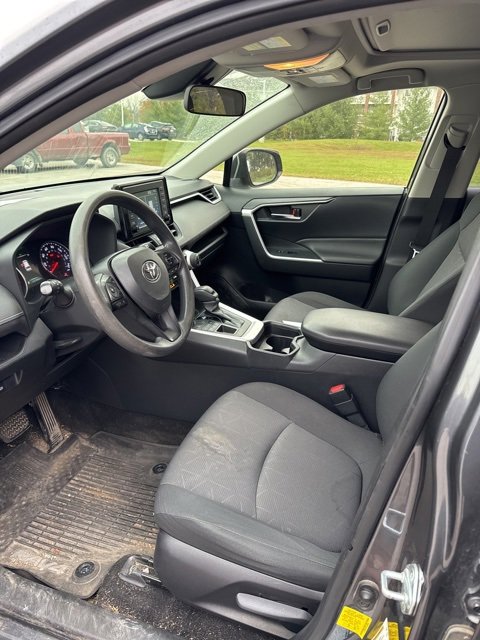 Used 2019 Toyota RAV4 XLE image 6