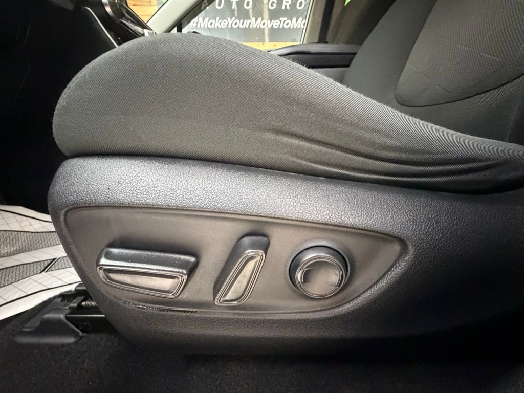 Used 2020 Toyota RAV4 XLE w/ Convenience Package image 24