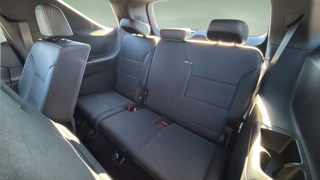 Certified 2025 Chevrolet Traverse LT image 33