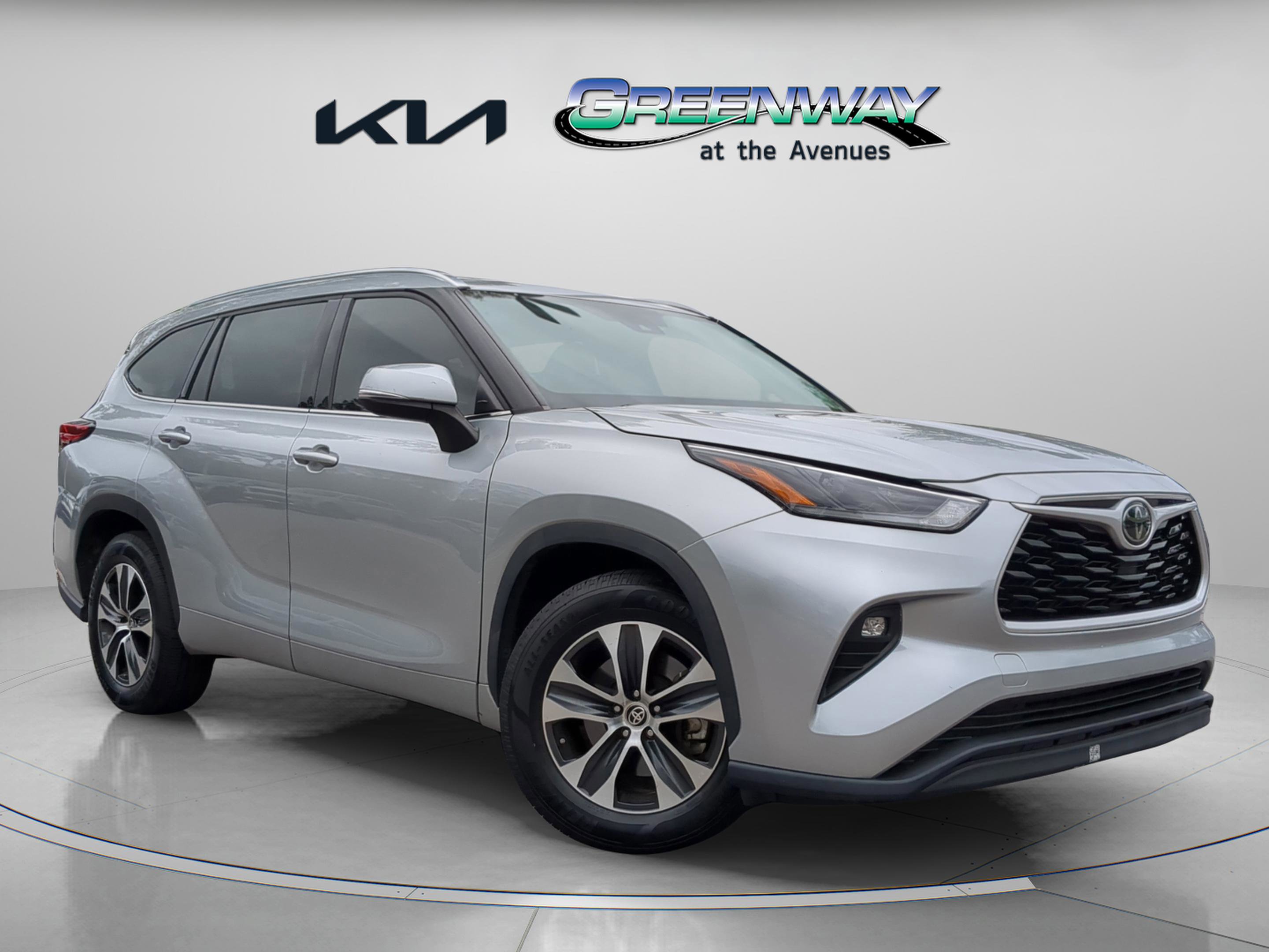 Used 2021 Toyota Highlander XLE