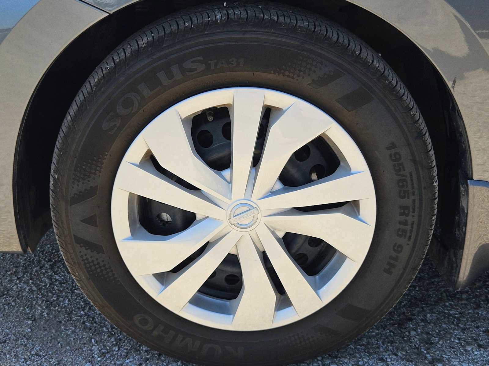 Used 2025 Nissan Versa S w/ Trunk Package FWD image 12