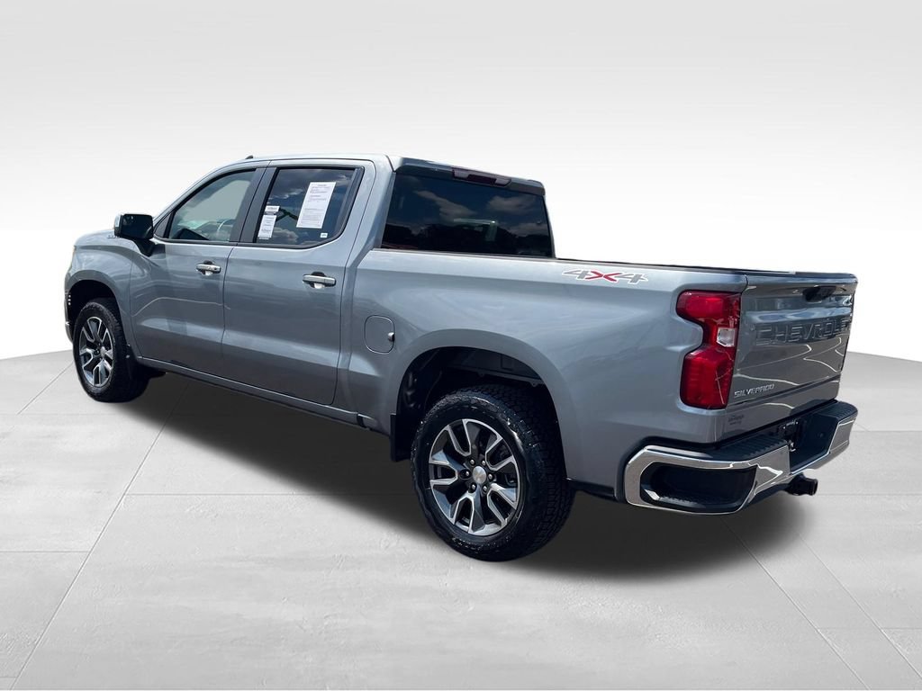 Used 2023 Chevrolet Silverado 1500 LT AWD/4WD image 3