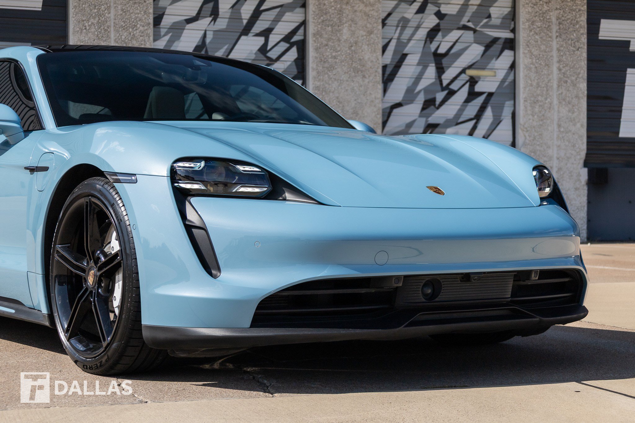 Used 2022 Porsche Taycan 4S AWD/4WD image 2