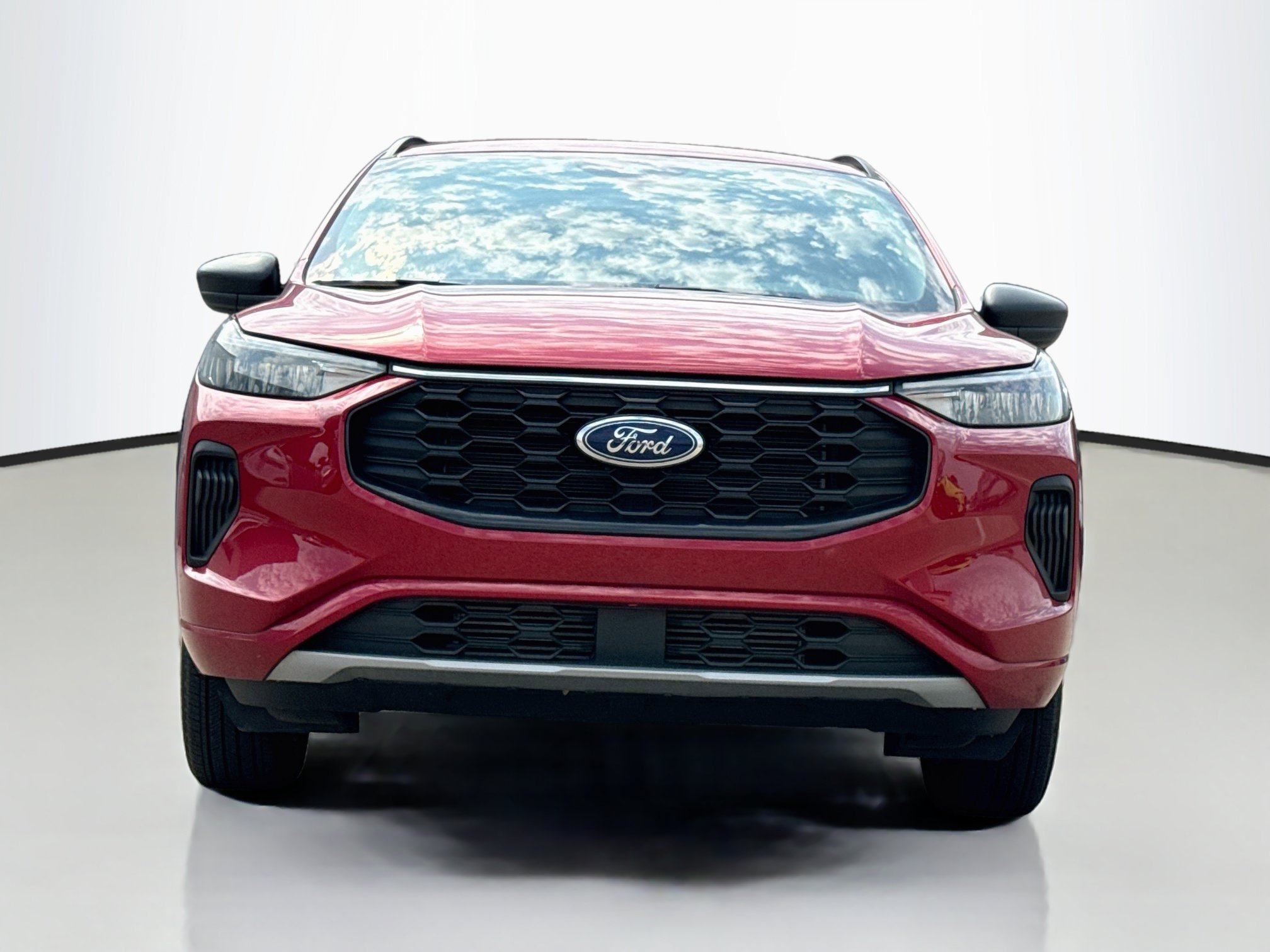 Used 2024 Ford Escape ST-Line w/ Tech Pack #1 AWD/4WD image 2