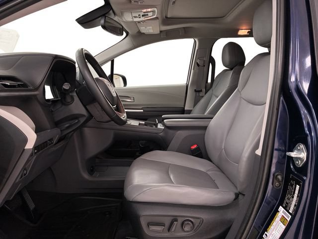 Used 2022 Toyota Sienna XLE FWD image 12
