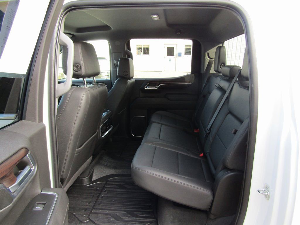 Used 2023 GMC Sierra 1500 SLT image 36