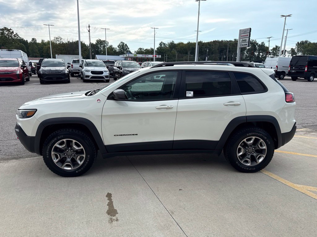 Used 2019 Jeep Cherokee Trailhawk w/ Cold Weather Group AWD/4WD image 9