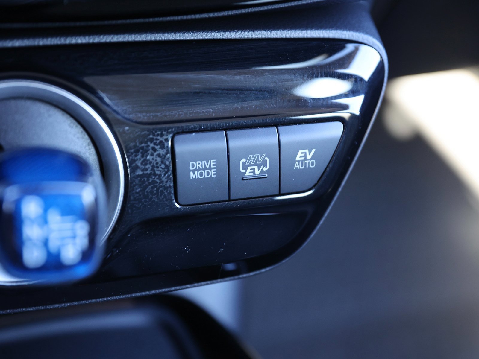 Used 2022 Toyota Prius Prime LE image 29