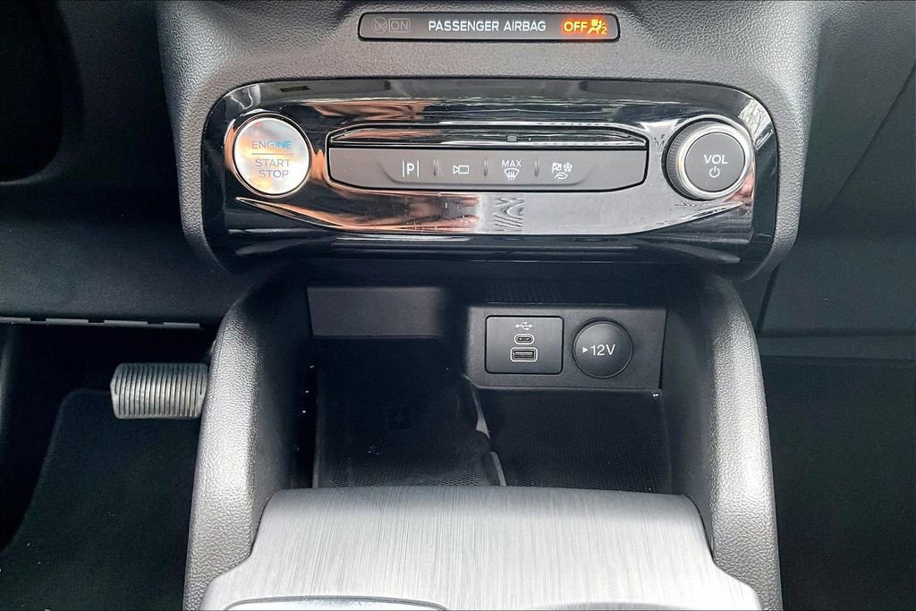 Used 2024 Ford Escape SE w/ PHEV Premium Package image 24