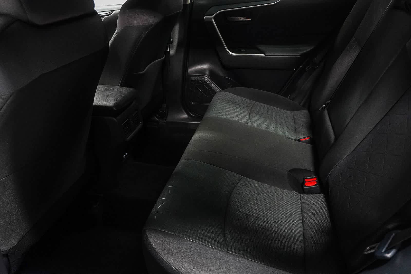 Certified 2025 Toyota RAV4 XLE FWD image 21