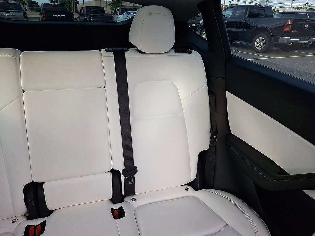 Used 2022 Tesla Model Y Performance AWD/4WD image 14