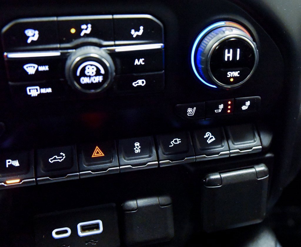 Used 2020 Chevrolet Silverado 3500 High Country w/ LPO, Dark Essentials Package image 23