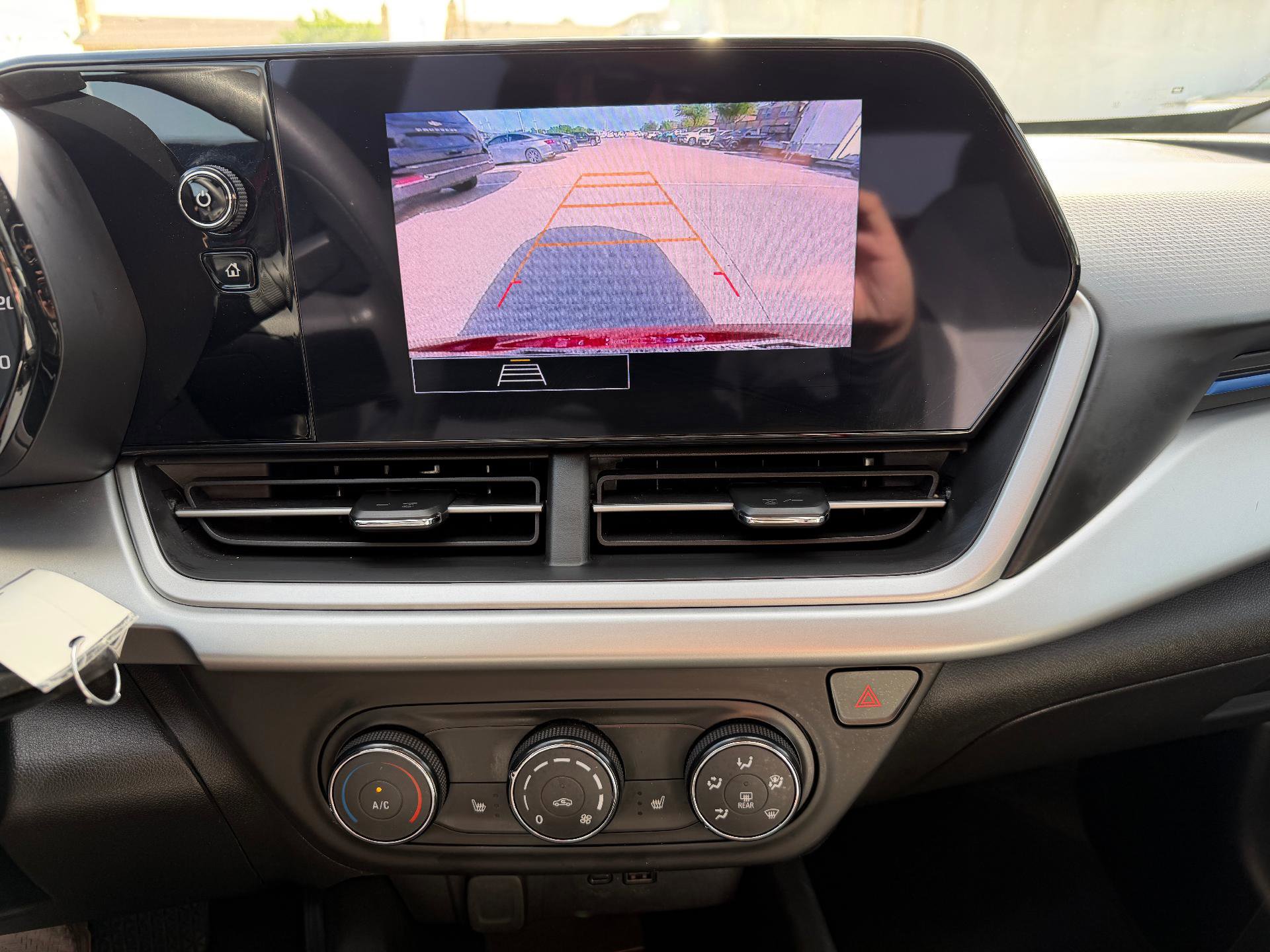 Used 2024 Chevrolet Trax LS w/ LS Convenience Package FWD image 14