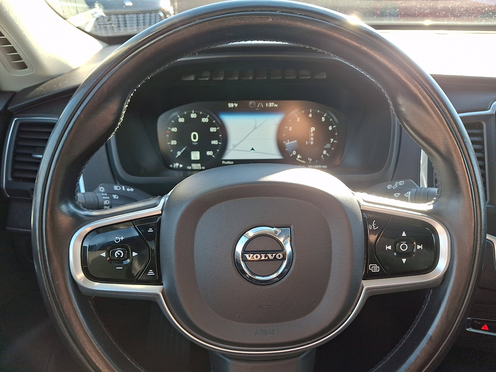 Used 2020 Volvo XC90 T6 Momentum w/ Protection Package Premier image 20