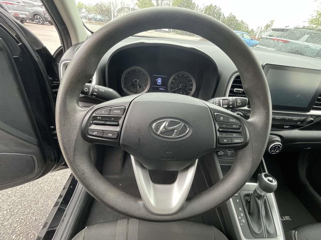 Used 2020 Hyundai Venue SEL image 18