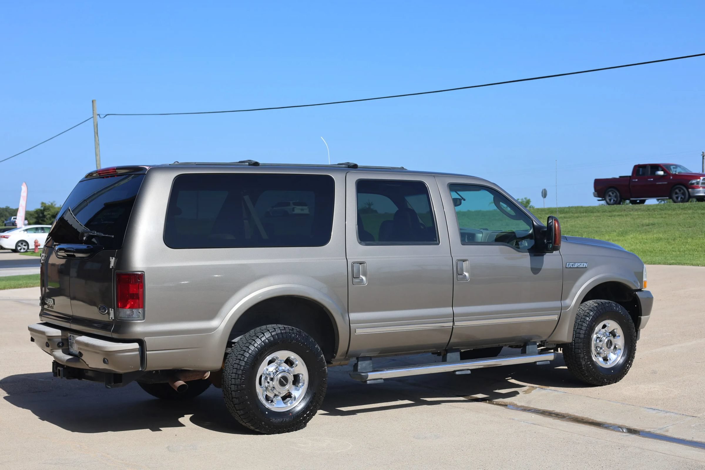 Used 2004 Ford Excursion Limited AWD/4WD image 3