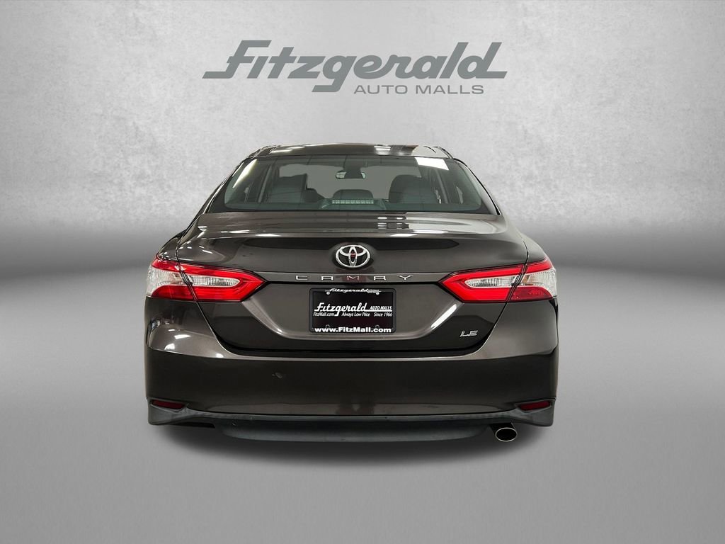 Used 2018 Toyota Camry LE image 4