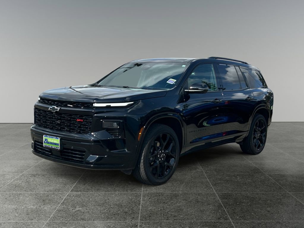 Used 2024 Chevrolet Traverse RS image 3